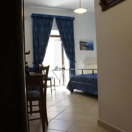 Liola Bed & Breakfast 3*