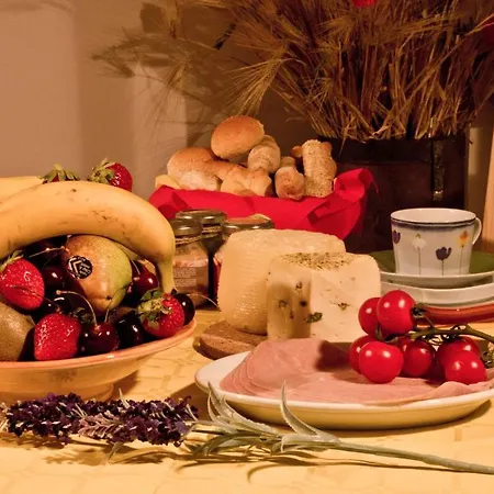 Liola Bed & Breakfast 3*